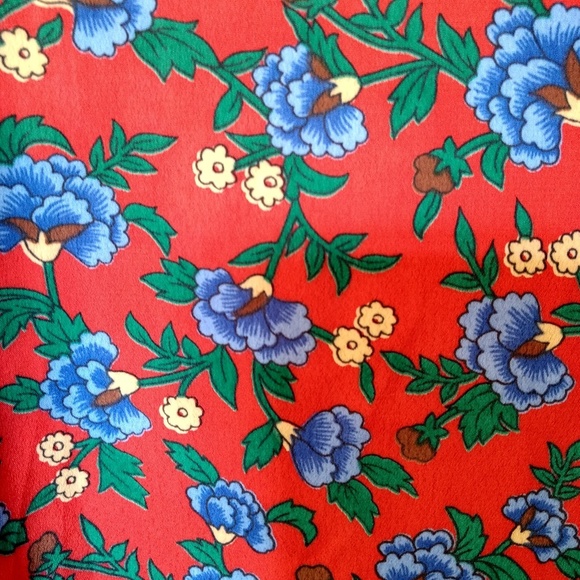 Lucia Vintage Red Floral Button Down Top - Picture 5 of 5